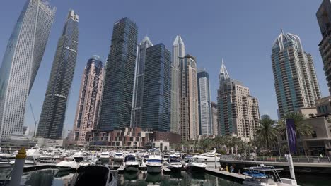 Dubai-Marina-Wolkenkratzer-Ansicht-Am-Morgen-Sommer