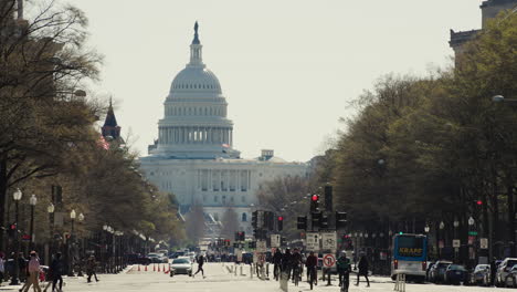 Menschen-In-Zeitlupe-Auf-Der-Pennsylvania-Avenue-Mit-U