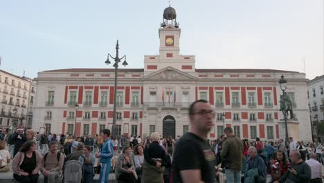Establishing-shot-of-the-Puerta-del-Sol-Clock,-a-timeless-and-iconic-landmark-of-Madrid,-has-marked-the-passage-of-time-for-over-157-years