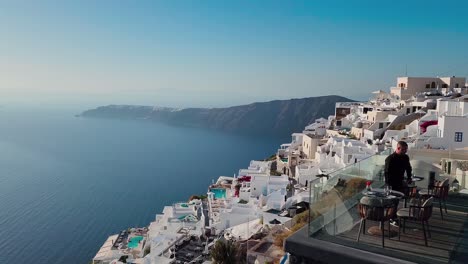 Cascading-houses-in-the-town-of-Santorini