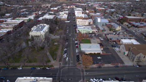 Prescott,-Arizona-USA,-Aerial-View-of-Downtown-Street-Traffic,-Buildings-and-Courthouse-Plaza,-Drone-Shot