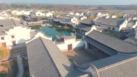 Luftaufnahme-Einer-Gartenarchitektur-Im-Chinesischen-Stil,-Eines-Gartens-Im-Chinesischen-Stil,-Eines-Chinesischen-Innenhofs