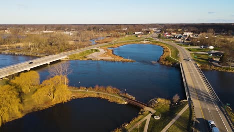 North-end-of-the-causeway-in-Muskegon,-MI