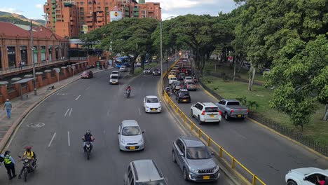 Cali,-Colombia,-Busy-Street-Traffic-by-Chipichape-Shopping-Mall