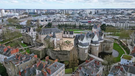 Castillo-De-Los-Duques-De-Bretaña,-Nantes-En-Francia