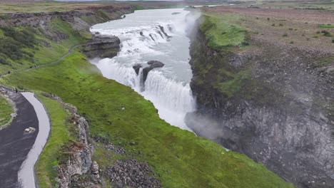 Vista-Aérea-De-La-Cascada-De-Gullfoss-Y-El-Cañón-Del-Río-Hvita,-Islandia