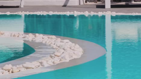 Crystal-clear-water-in-the-hotel-pool