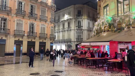 Casco-Antiguo-Centro-De-La-Ciudad-De-Málaga-Vida-Nocturna-Ambiente-Turistas-Caminando,-España