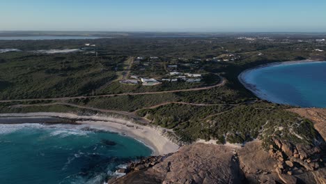 Panorama-Luftaufnahme-Zeigt-Lachs-Und-Blue-Heaven-Beach-In-Der-Gegend-Von-Esperance