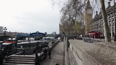 Westminster-Palace-And-Big-Ben-Seen-From-Westminster-Millennium-Pier-On-The-River-Thames-In-London,-United-Kingdom