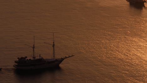 High-angle-view-of-boats-on-the-sea's-surface-in-Komodo-National-Park,-Indonesia