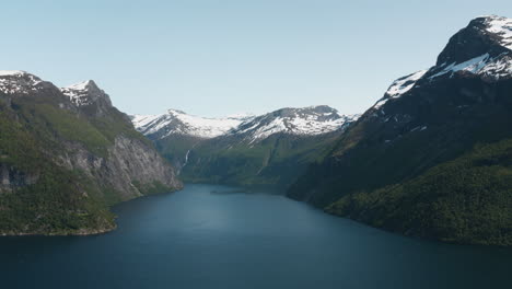 View-of-Norwegian-Fjord-at-Geiranger-fjord-at-ljøen