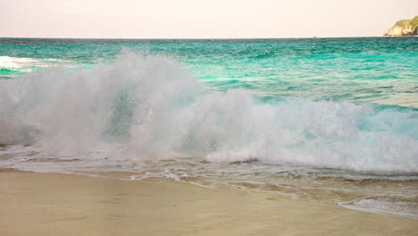 Waves-Crashing-On-The-Beach-In-Bali,-Indonesia---Tropical-Beach