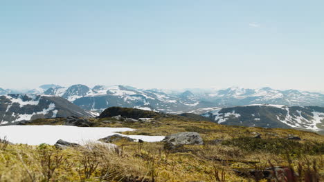 Paisaje-Montañoso-Noruego-En-Sunnmøre