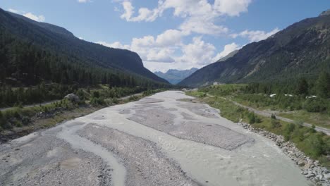 Aerial-of-a-River-in-a-mountain-valley