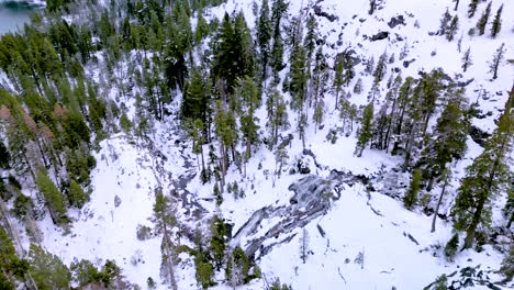 Luftaufnahme-Der-Lower-Eagle-Falls,-Emerald-Bay,-Lake-Tahoe,-Kalifornien,-Trostlose-Wildnis