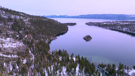 Vista-Aérea-De-La-Vista-Panorámica-De-La-Bahía-Esmeralda-En-El-Lago-Tahoe,-California