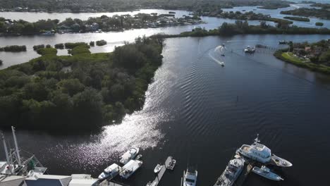 Aerial-view-of-popular-spot-for-locals-and-tourists-in-Tarpon-Springs,-Florida