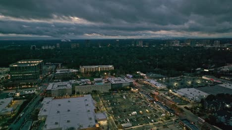 Oscuras-Nubes-De-Tormenta-Al-Atardecer-En-Atlanta,-Georgia