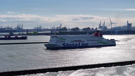 Cruise-Ship-Of-Stena-Line-On-The-River-Near-Hoek-van-Holland,-Netherlands