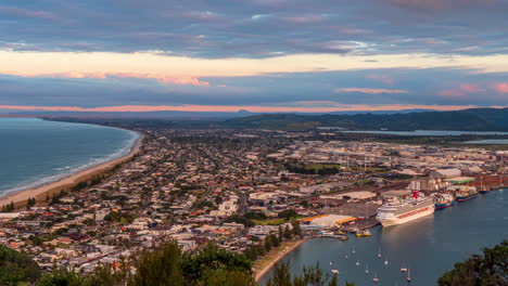 Tauranga,-New-Zealand-viewed-from-Mount-Maunganui---day-to-night-holy-grail-time-lapse-and-cloudscape