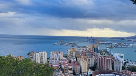 Málaga-Mirador-Elevado-Puerto-De-Carga-Puerto-Deportivo-Plaza-De-Toros-Inmobiliaria-Vistas-Al-Mar-España