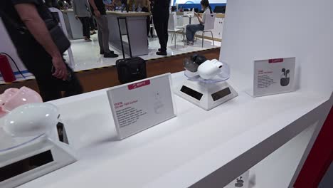 Earphones-product-samples-exhibited-at-the-booth-at-China-import-and-export-fair