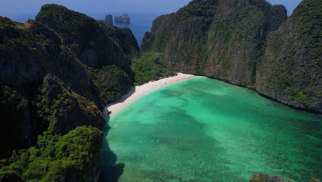 Playa-De-Aguas-Turquesas-De-Maya-Bay-En-La-Exótica-Tailandia