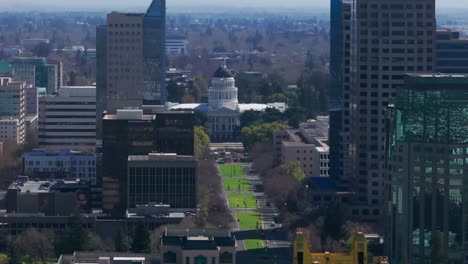 Panning-drone-shot-of-the-California-State-Capital-building-in-Sacramento