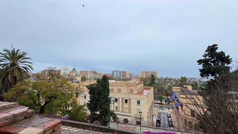 Aussichtspunkt-Rathaus-Vom-Alcazaba-Turm-Malaga-Stadt-Südspanien-Regnerischen-Tag