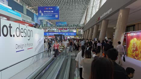 Giant-hall-of-Canton-fair-Exhibition-expo-with-numerous-foreign-buyers-attending-the-trade-fair