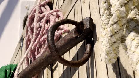 Anker-On-Diving-Boat---Close-Up