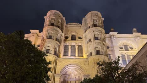 Die-Kathedrale-Von-Málaga-Römisch-katholische-Kirche-Andalusien-Im-Süden-Spaniens-Bei-Nacht