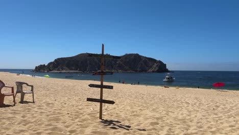 Hyperlapse-highlights-Playa-Cacaluta-in-Oaxaca,-Mexico,-as-tourists-enjoy-the-sunshine