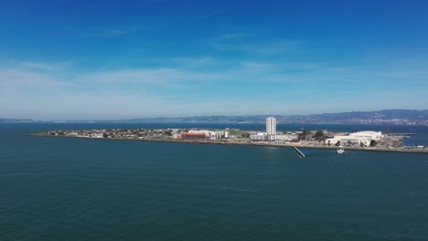 Drohnen-Luftaufnahme-Von-Treasure-Island-Außerhalb-Von-Oakland-Und-San-Francisco