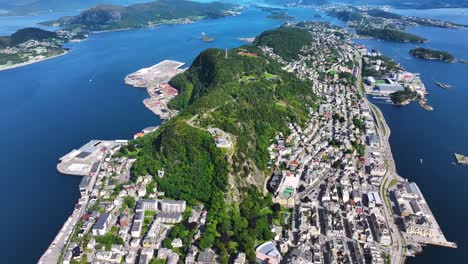 Malerische-Stadt-Alesund,-Norwegen