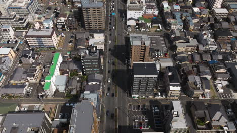 Verkehr-über-Den-Straßen-Der-Innenstadt-Von-Kyoto,-Japan