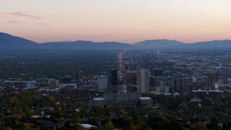 Utah-State-Capitol-Building-and-cityscape-at-sunset,-Salt-Lake-City-in-Utah,-USA