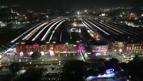 Vista-Aérea-De-La-Estación-De-Tren-De-Howrah-Día-Y-Noche