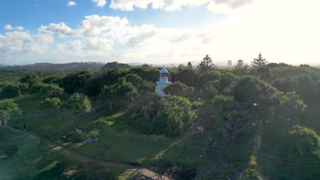 Alejándose-Del-Faro-De-Fingal-Head-Cerca-De-Fingal-En-Nueva-Gales-Del-Sur,-Australia,-A-Unos-5-Kilómetros-Al-Sur-De-Point-Danger-Y-Del-Estado-De-Queensland.