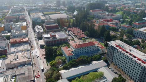 Los-Estudiantes-Organizan-Un-Campamento-En-El-Campus-De-La-Universidad-De-California-En-Berkeley-En-Solidaridad-Con-Las-Protestas-Propalestinas-En-Universidades-De-Todo-El-País---Vista-Aérea