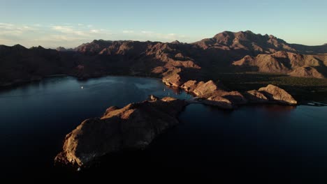 Sunset-Scenery-At-Agua-Verde-On-The-Sea-Of-Cortez,-Baja-Peninsula-In-Baja-California,-Mexico---Aerial-Drone-Shot