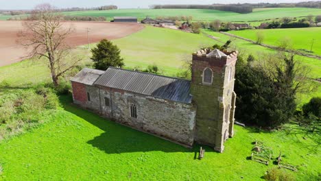 Imágenes-Aéreas-De-Drones-De-Un-Pequeño-Pueblo-De-Lincolnshire-Llamado-Burwell-En-El-Reino-Unido