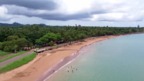 Vista-Aérea-Del-Paisaje-Costero-Natural-De-La-Isla-De-Santo-Tomé-Y-Príncipe,-África.