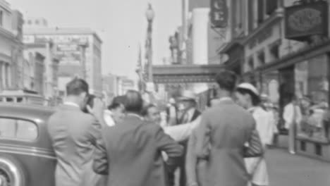 Bustling-New-York-City-Street-Scene-With-Pedestrians-and-Vintage-Cars-in-1930s