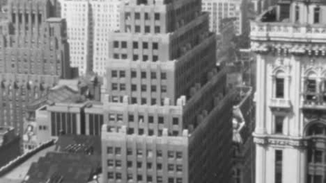 Vintage-Black-and-White-View-of-Iconic-Art-Deco-Skyscraper-in-New-York-City