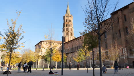 Glockenturm-Der-Basilika-Saint-Sernin-In-Toulouse,-Frankreich