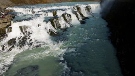 Vista-Matutina-De-Las-Cataratas-Gullfoss-En-El-Cañón-Del-Río-Hvita,-Suroeste-De-Islandia