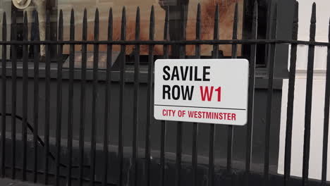 Nahaufnahme-Von-Saville-Row-Straßenschild,-London,-Tag