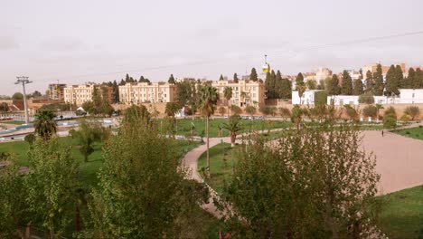 Late-evening-at-the-Grand-Bassin-square